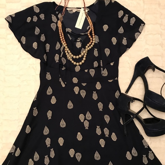 cupcakes & cashmere Dresses & Skirts - Cupcakes and Cashmere navy & white dress